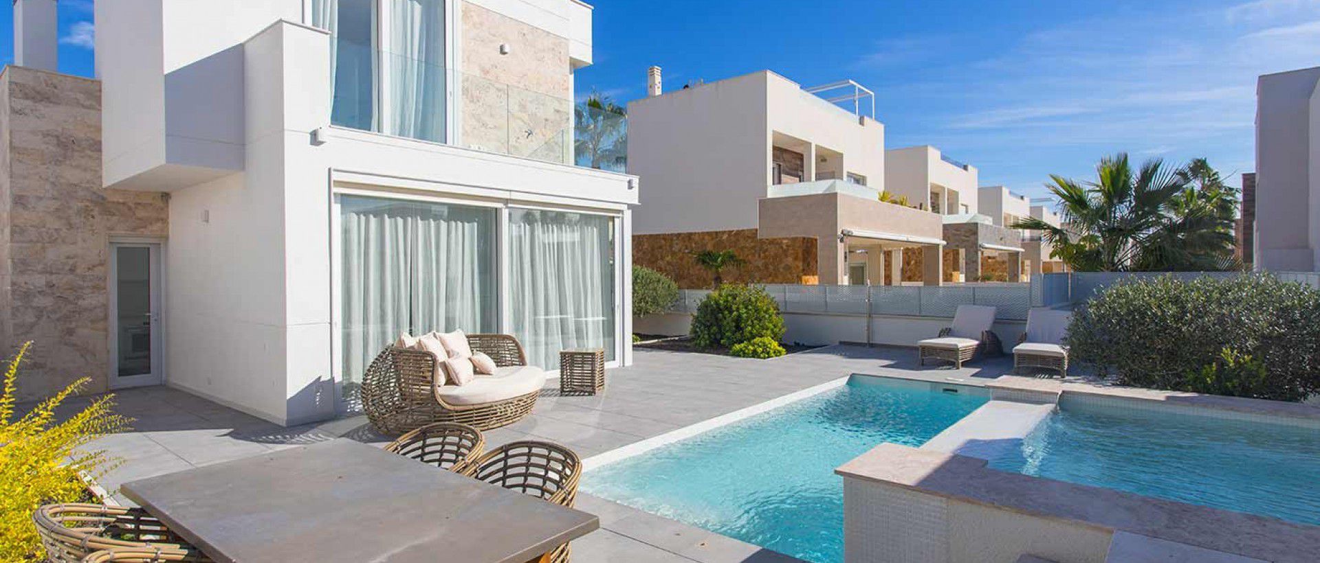 Luxury villa with pool and jacuzzi in Costa Blanca