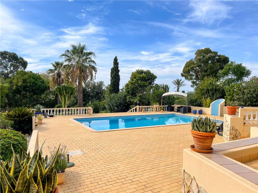 Superb villa with swimming pool Algarve area - Portugal