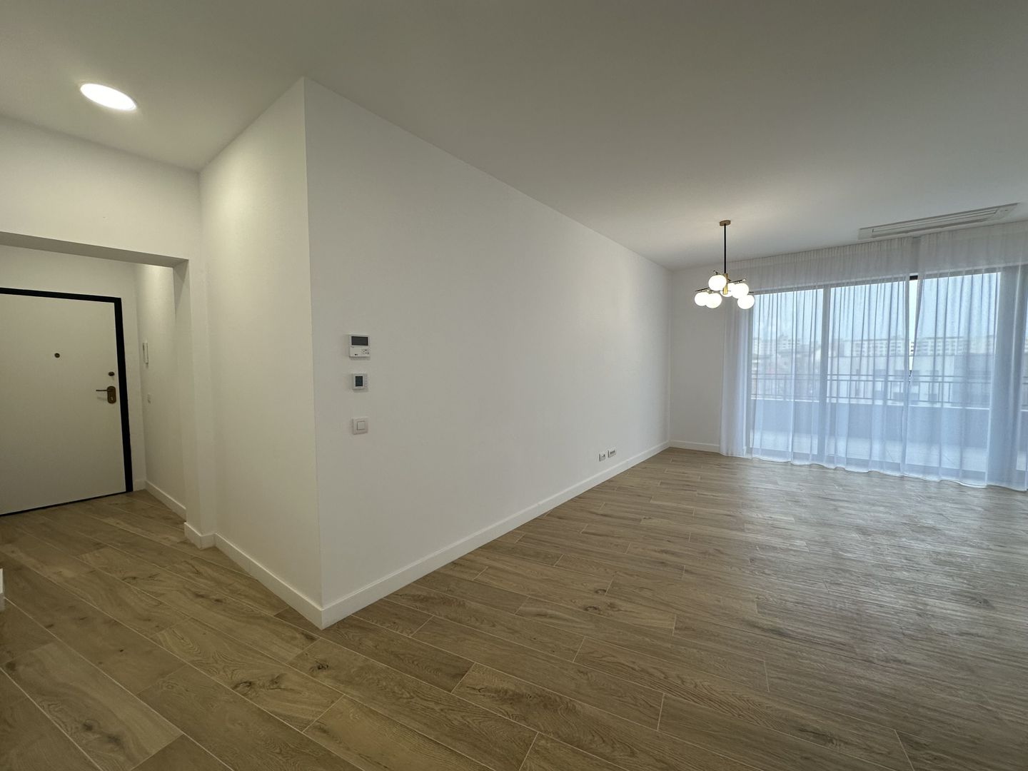 New 4-room central apartment