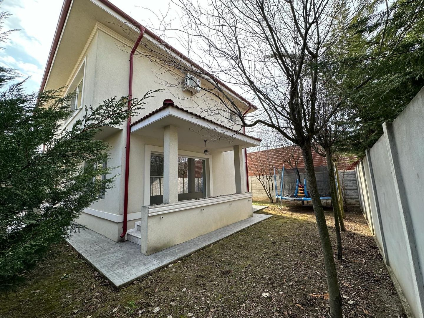 Individual 4-room villa, Gendarmerie area - Baneasa