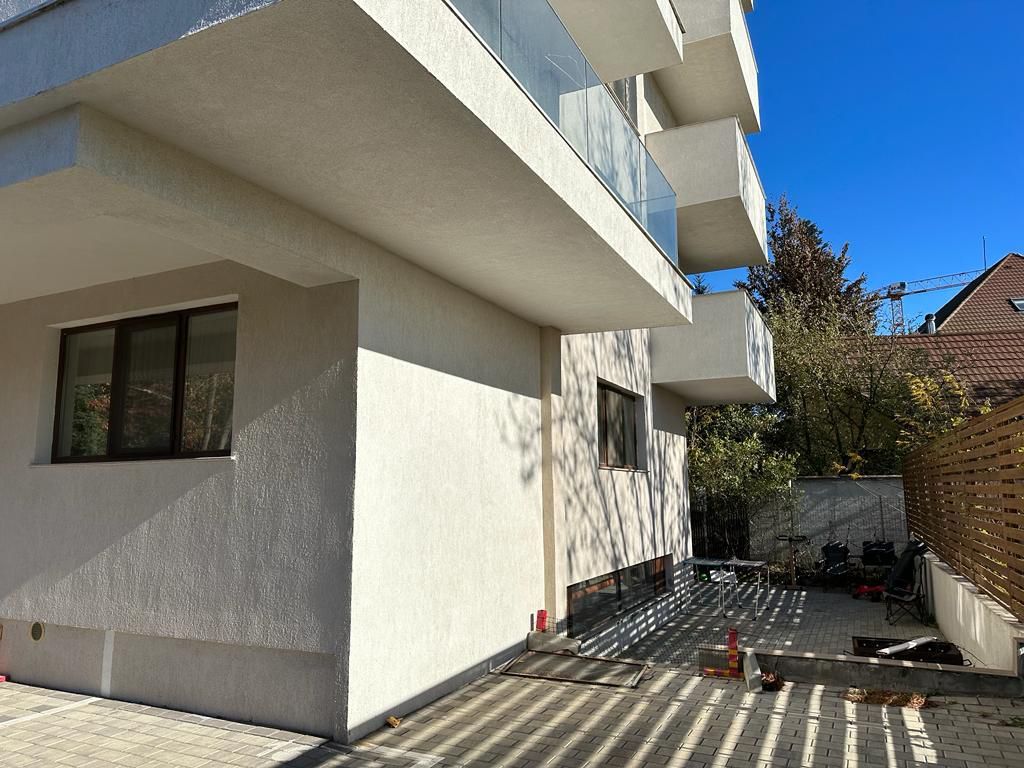 Apartment with 4 rooms on the ground floor, own yard 139 sqm, Gendarmeriei - Baneasa
